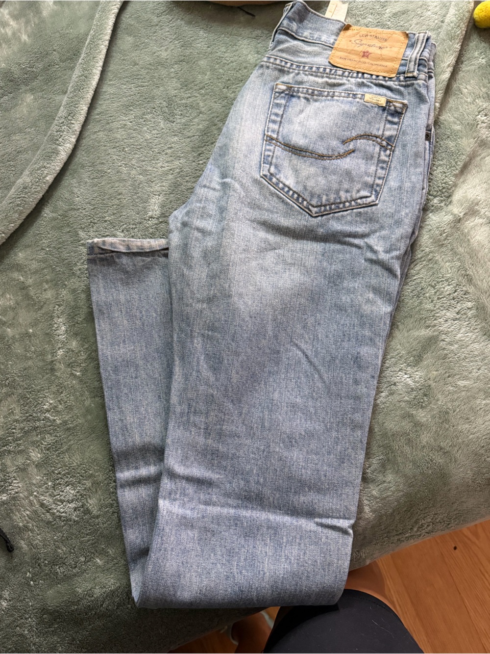Levi's Women's Light Blue Straight-Leg Jeans